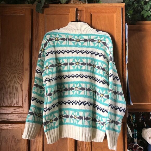 NWT American Eagle Mock Neck Printed Sweater Green Size S Cozy Warm - Picture 6 of 10